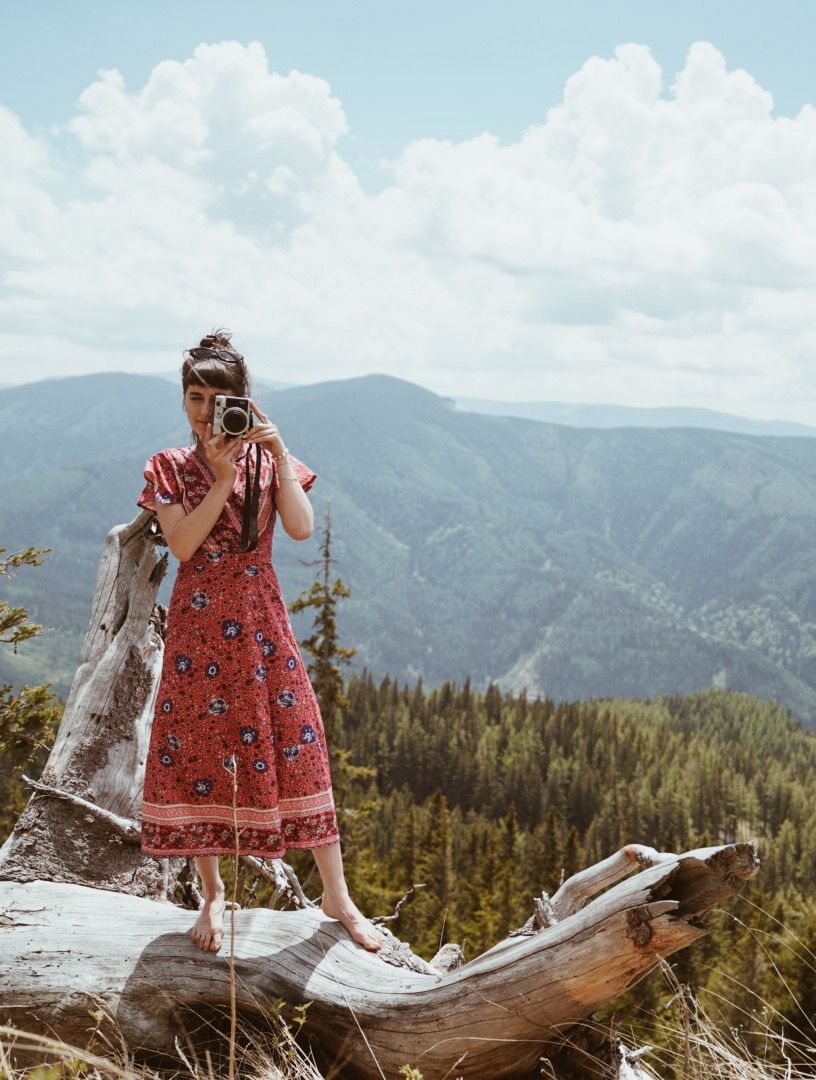 Andreea Mercurean taking a photograph