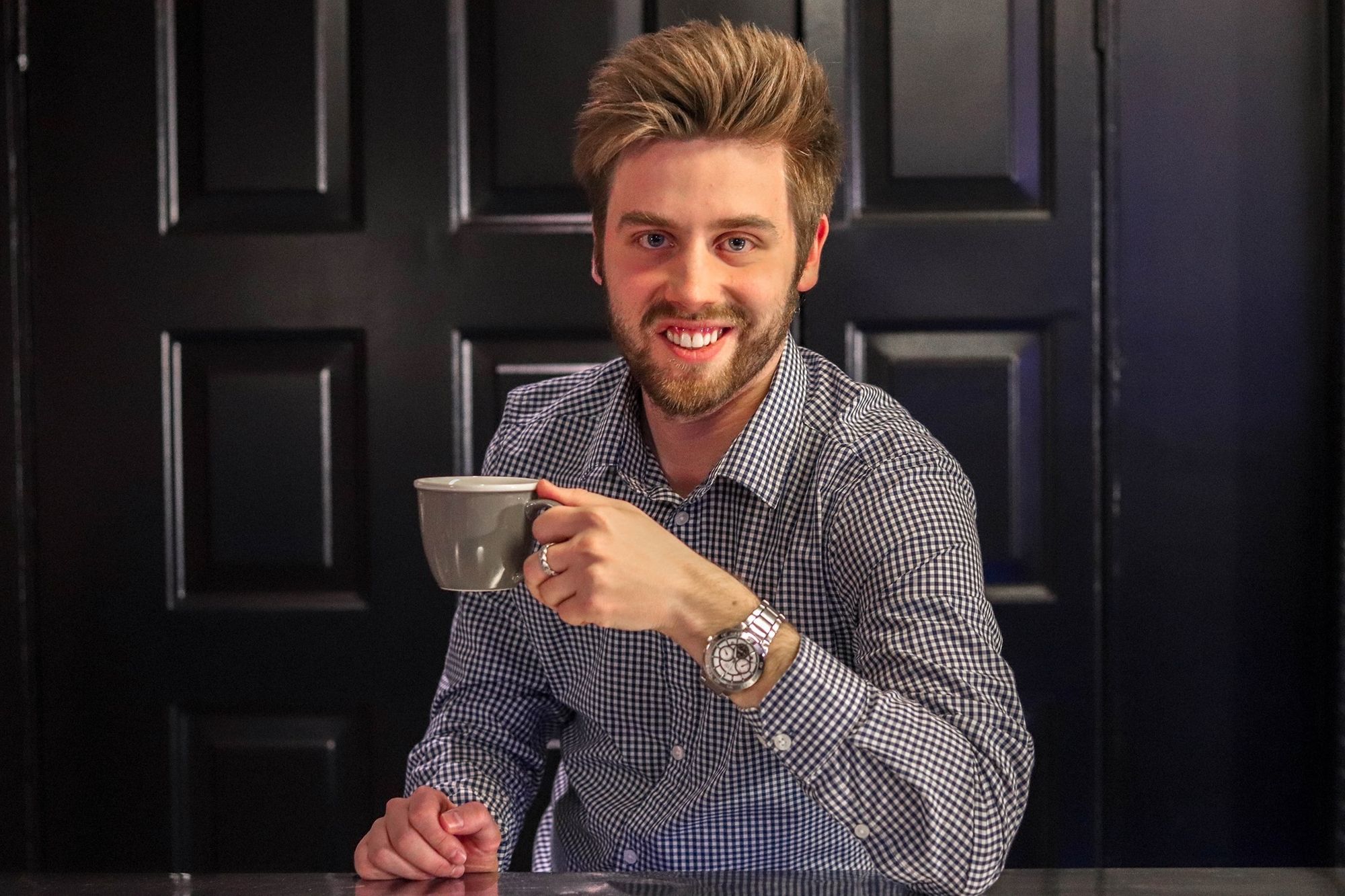 Helping people write and publish nonfiction books - Leandre Larouche