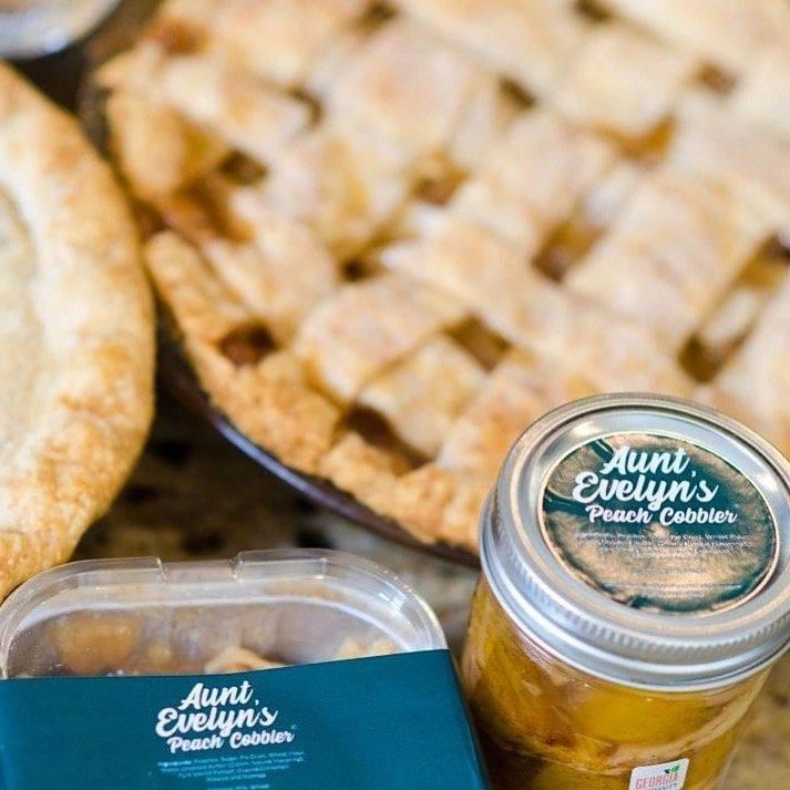 Southern-Style Peach Cobbler - Aunt Evelyn's Peach Cobbler