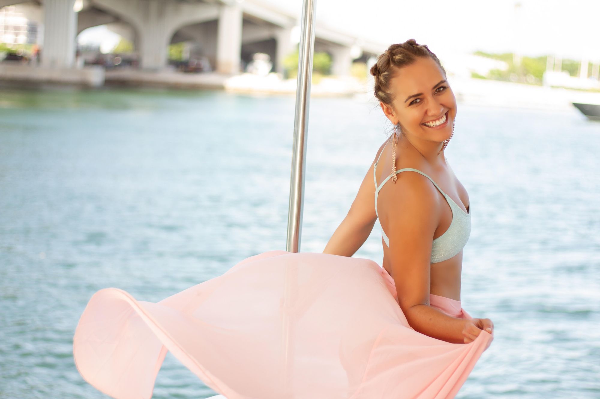 Surround Yourself With the Right People - Best Life-ing