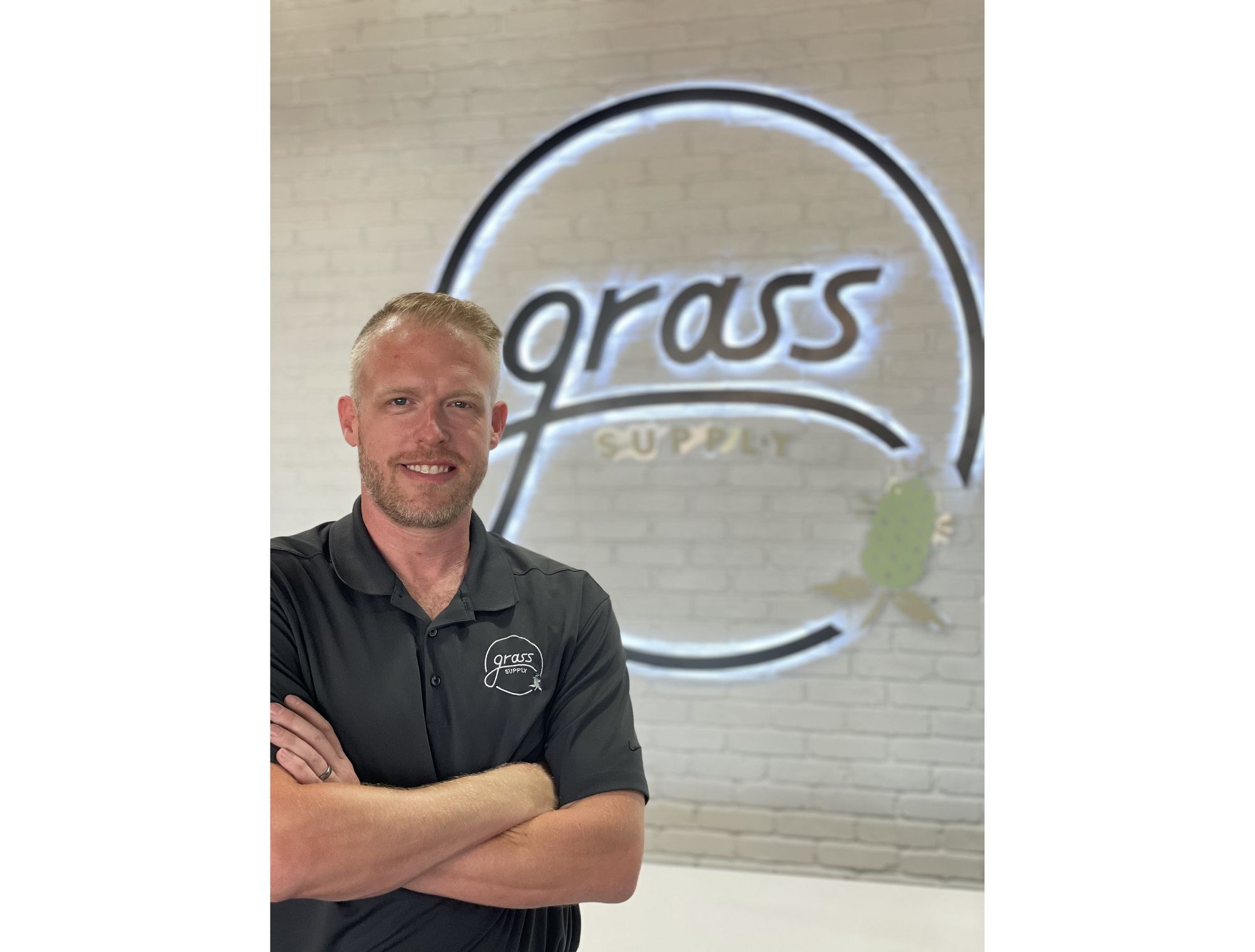 Community-Focused Cannabis Service - Grass Supply