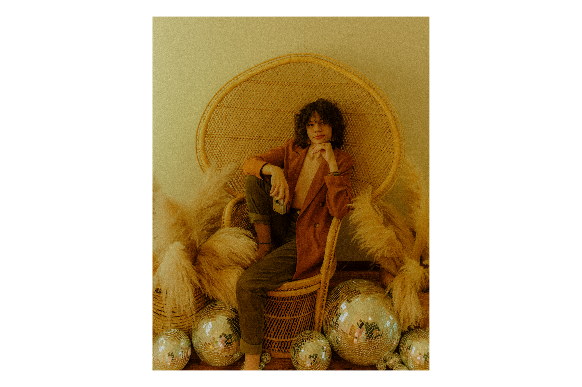 Warmth Isn’t A Color, It’s A Feeling - Dez’s Golden Moments